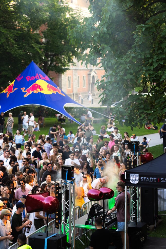 250809_LiSxBussibaba_martinundklein-83